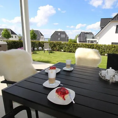 Haus Seeblick Modern Retreat Göhren-Lebbin