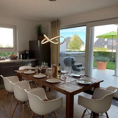 Haus Seeblick Modern Retreat *