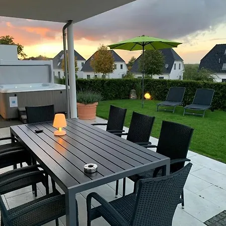 Casa de Férias Haus Seeblick Modern Retreat Göhren-Lebbin